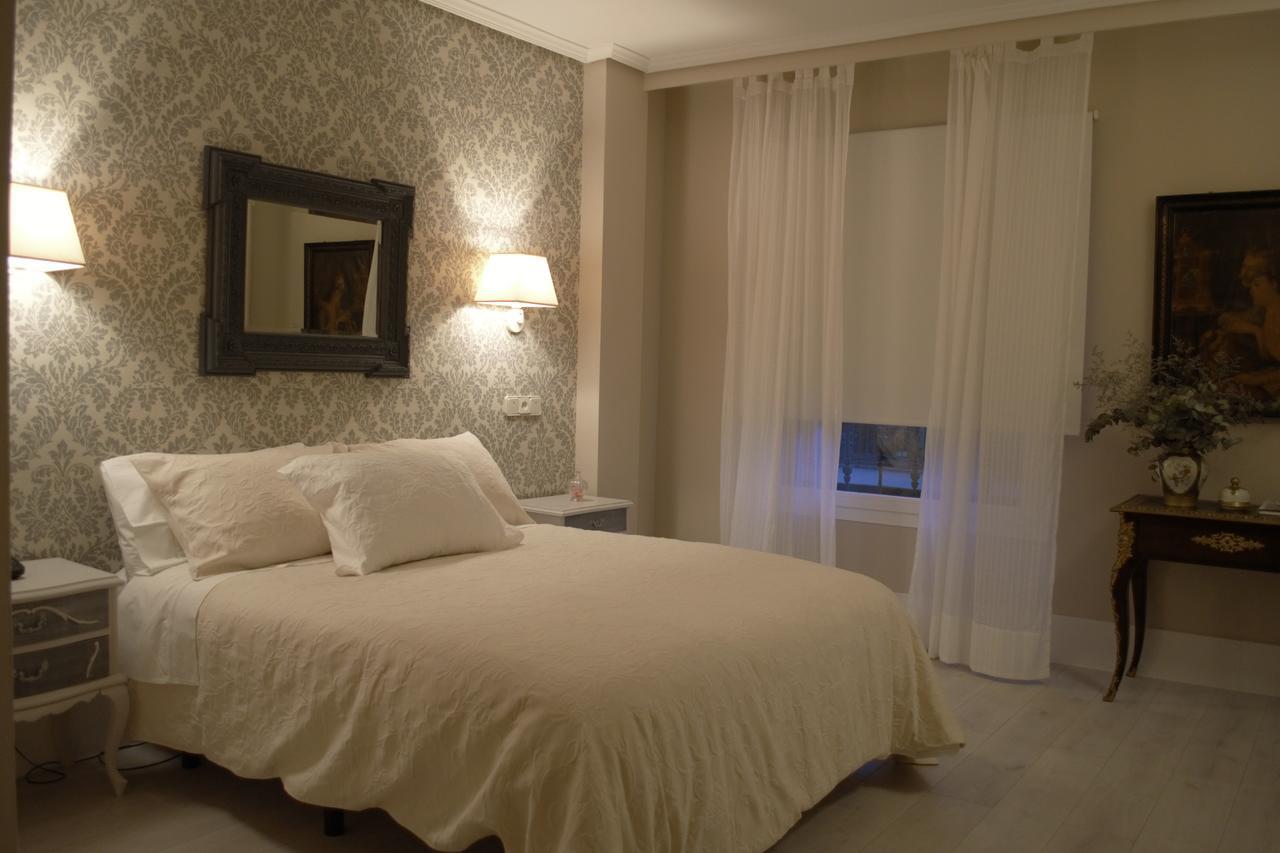 Ares Hotel Zamora Exterior photo